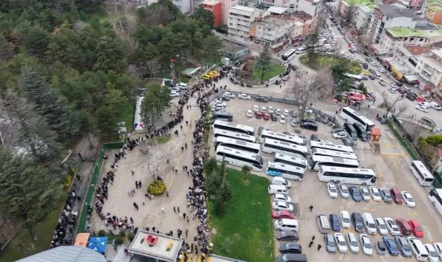 Kış turizminin gözdesi Uludağ'a tatilci akını