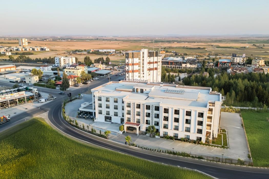 PARADISOS HOTEL