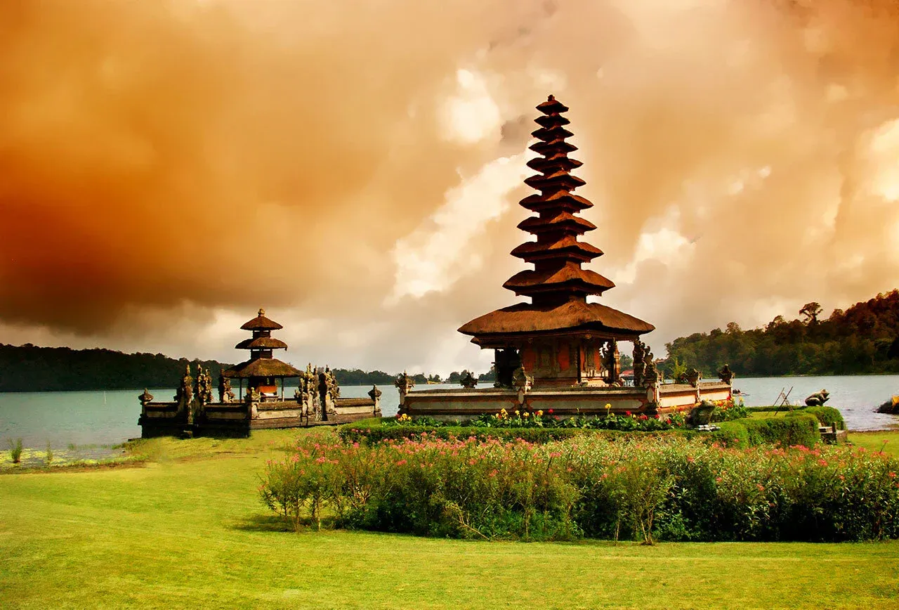 Endonezya Malezya Bali Turu 12 Gün EJ001