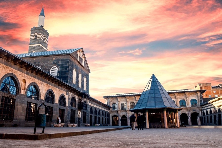 Kurban Bayramı Özel Uçaklı Şanlıurfa Mardin Midyat Turu İstanbul Çıkışlı
