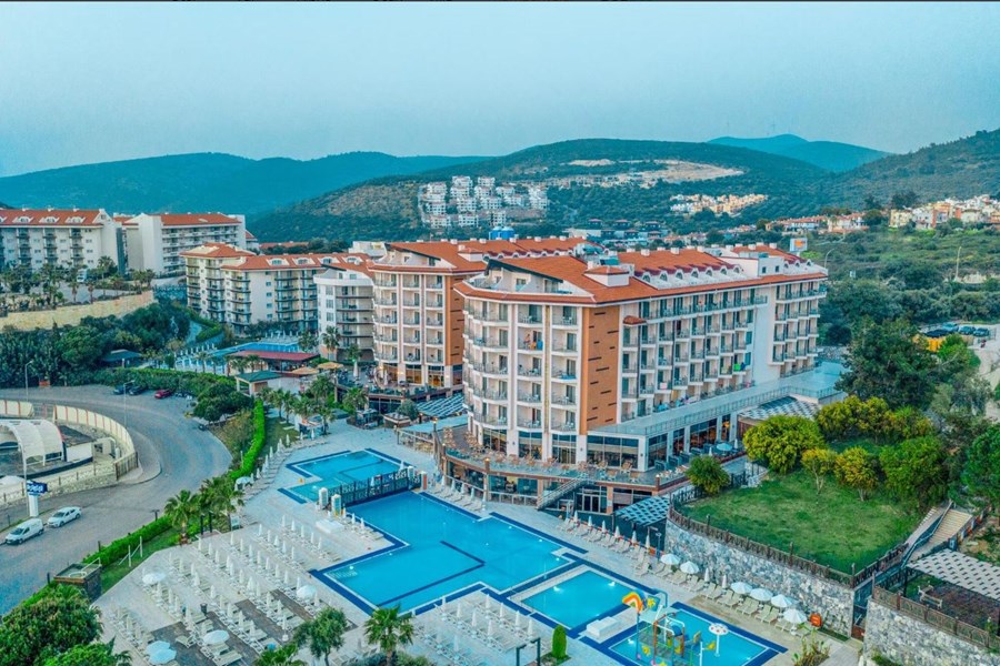 Ramada Resort By Wyndham Kuşadası & Golf