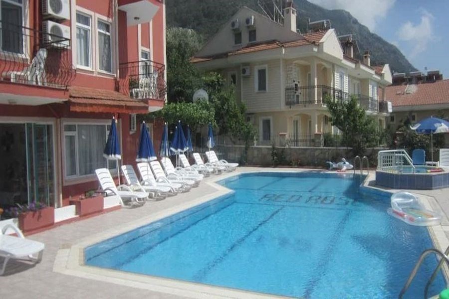 Red Rose Hotel
