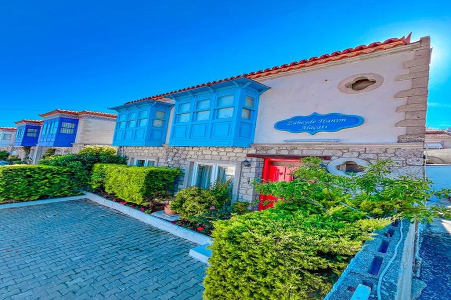 Zübeyde Hanım Alaçatı Otel