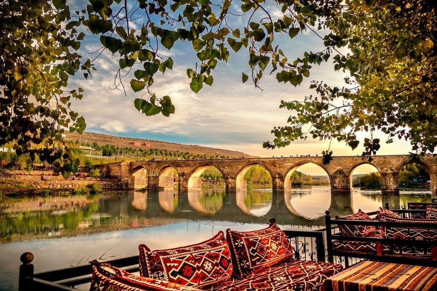 Uçaklı Mardin Midyat Turu İstanbul Çıkışlı