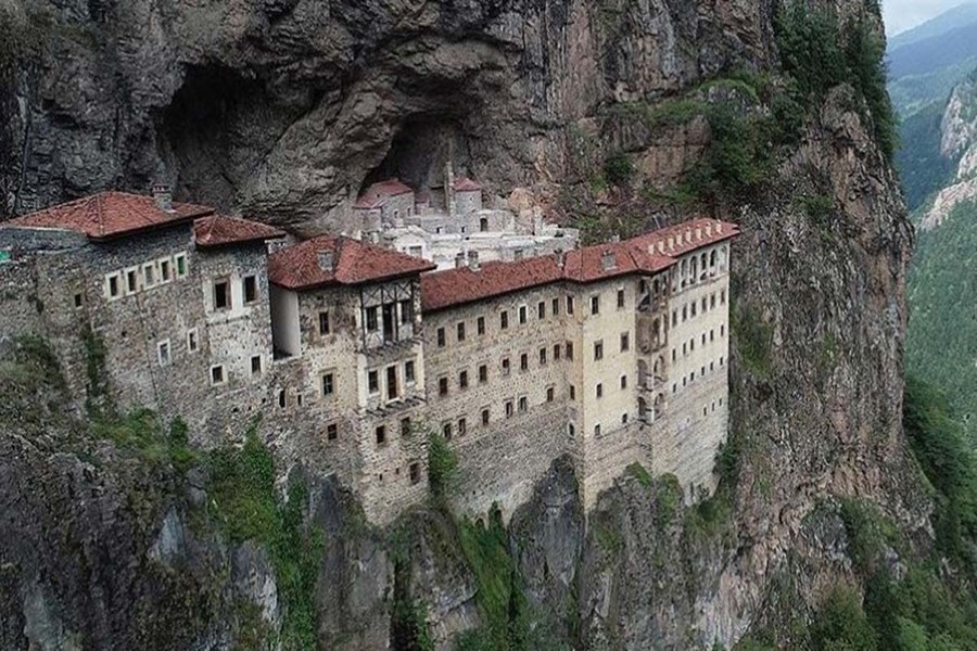 Karadeniz Yaylalar Ve Batum Turu 5 Gece Otel Konaklamalı Çanakkale Balıkesir Çıkışlı Ramazan Bayramı Özel