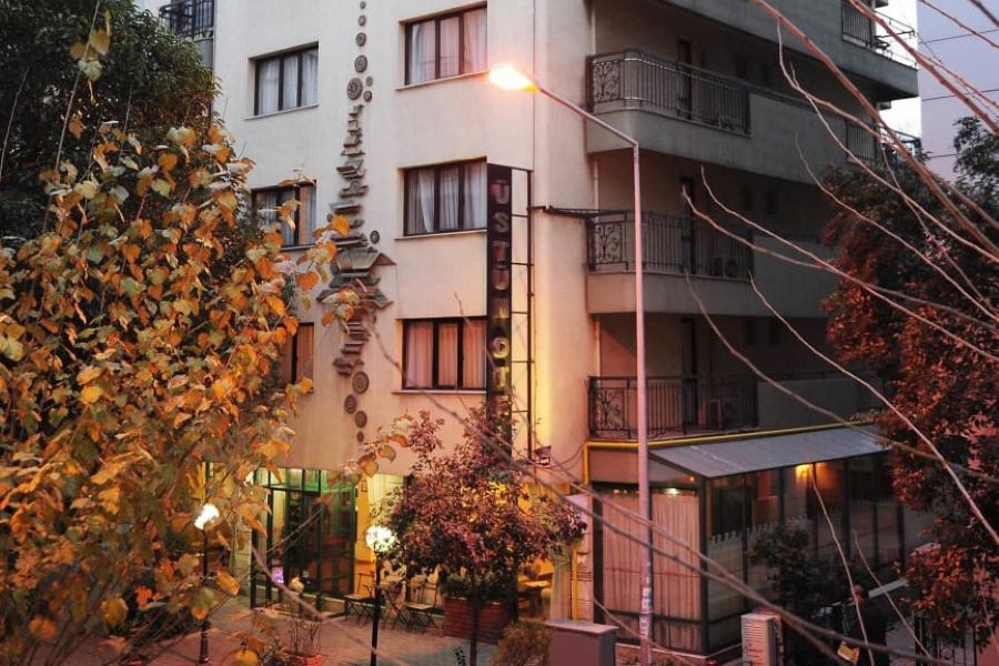 Üstün Otel Alsancak