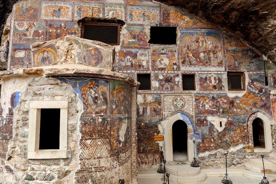 Karadeniz Yaylalar Ve Batum Turu 5 Gece Otel Konaklamalı Bursa Eskişehir Çıkışlı 23 Nisan Özel