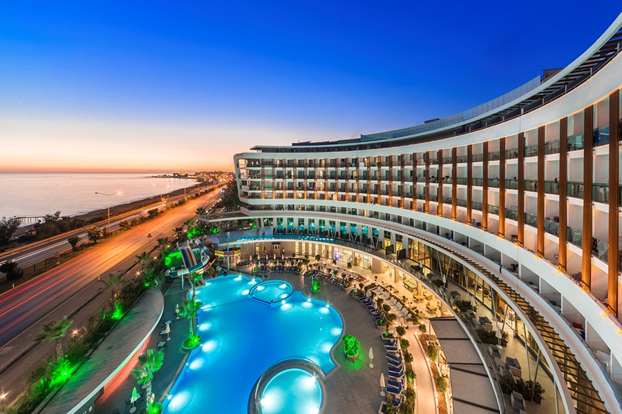 Elvin Deluxe Hotel