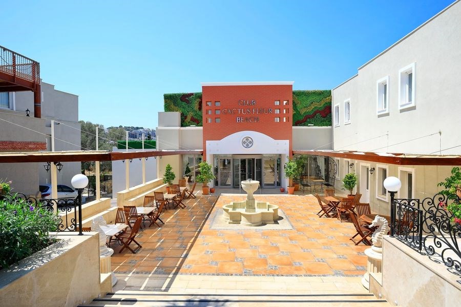 Club Cactus Fleur Beach